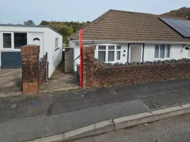 Apartment for rent in Briton Ferry