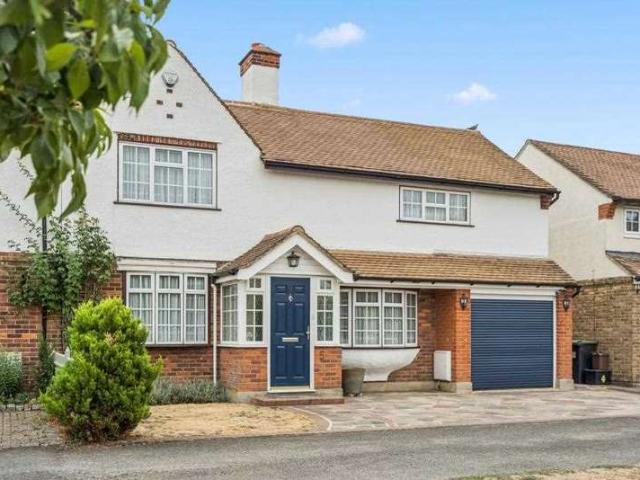 Farm for sale in Denham