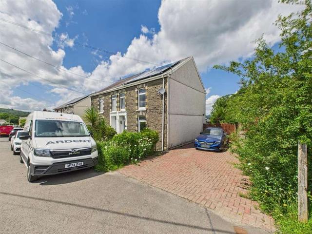 Semi Detached House for sale in Gwaun-cae-gurwen, Brynaman Isaf