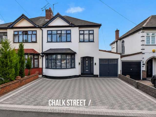 Farm for sale in Gidea Park, Greater London