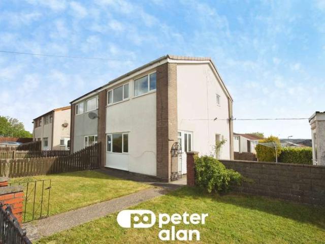 Farm for sale in Tredomen, Cefn Hengoed