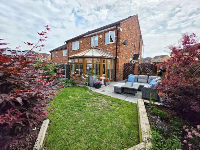 Farm for sale in Shafton, South Yorkshire
