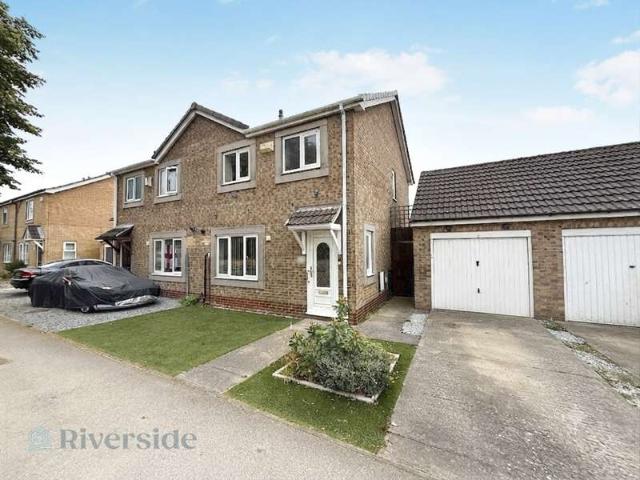 Farm for sale in Drypool, Hull