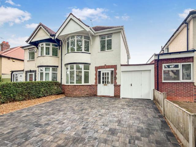 Farm for sale in Woodsetton, Coseley