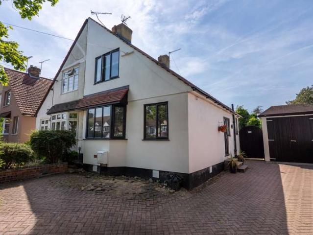 Farm for sale in Westcourt, Hamerton
