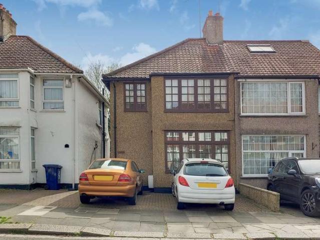 Farm for sale in London Borough of Ealing, Hanwell