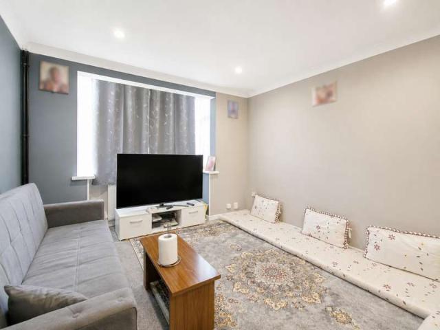 Farm for sale in London Borough of Hounslow, Heston