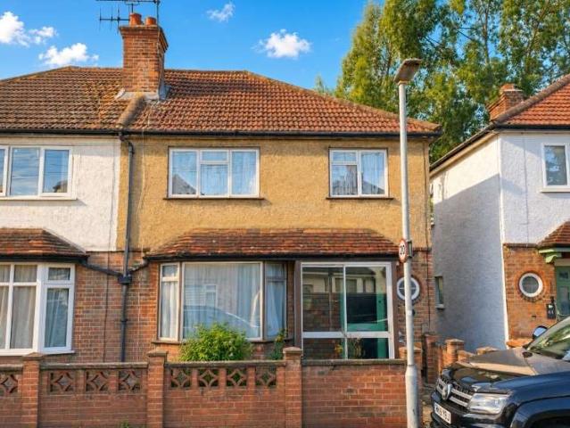 Farm for sale in Leavesden, Three Rivers