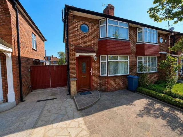 Farm for rent in South Stanmore, Greater London