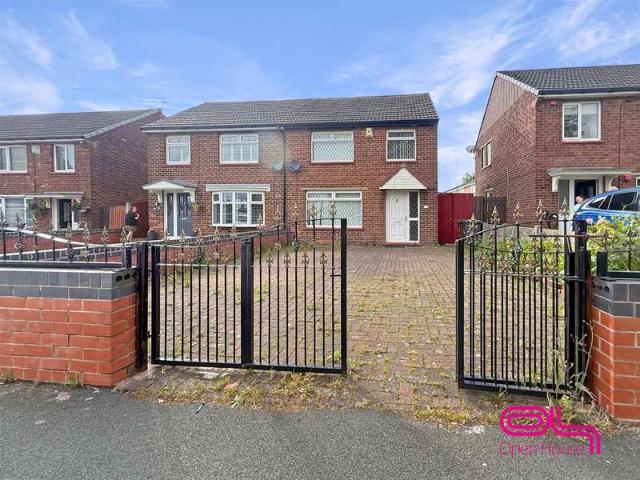 Farm for sale in New Springs, Wigan