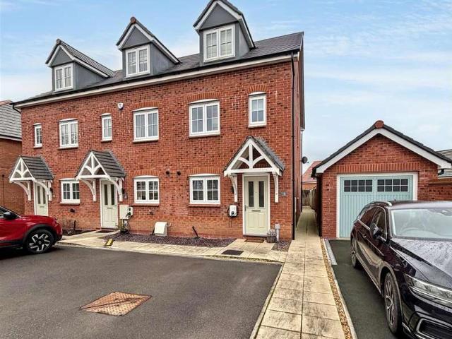 Farm for sale in Stone, Baswich