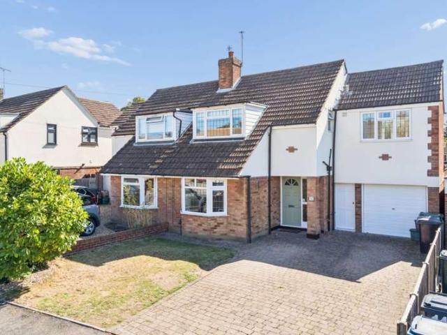 Farm for sale in Chalfont St. Peter, Denham