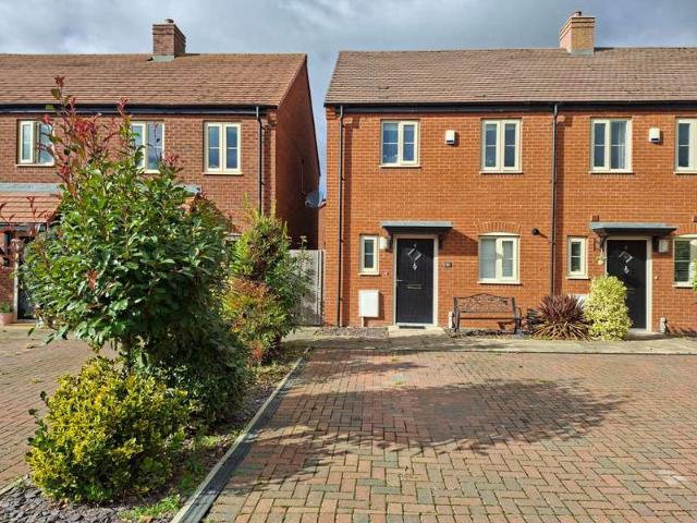 Farm for sale in Mulberry Gardens, Stratford-on-Avon