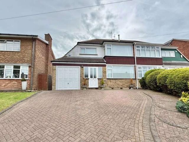 Farm for sale in Ettingshall Park, West Midlands