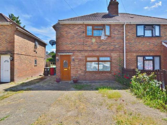 Semi Detached House for sale in Slough