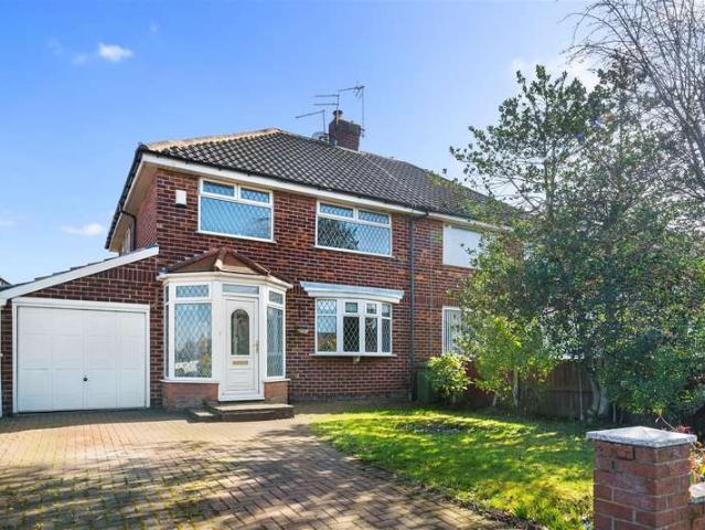 Farm for sale in Waddicar, Sefton