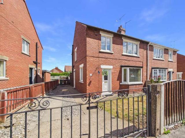 Farm for sale in Knottingley, West Yorkshire