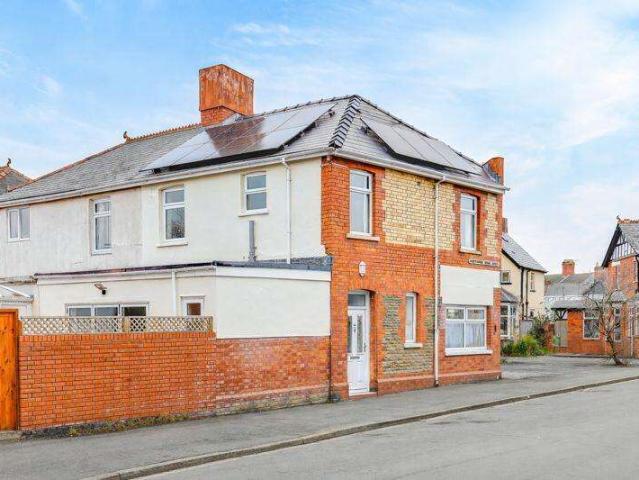 Farm for sale in Falcon Lodge, Wales