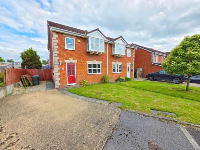 Farm for sale in Mapplewell, South Yorkshire