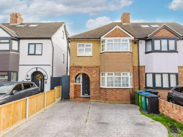 Farm for sale in Kingswood, Watford