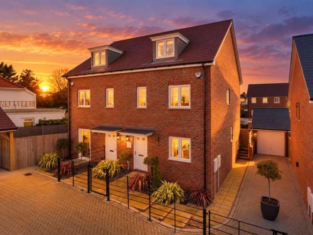 Farm for sale in Mill Hill, Dover