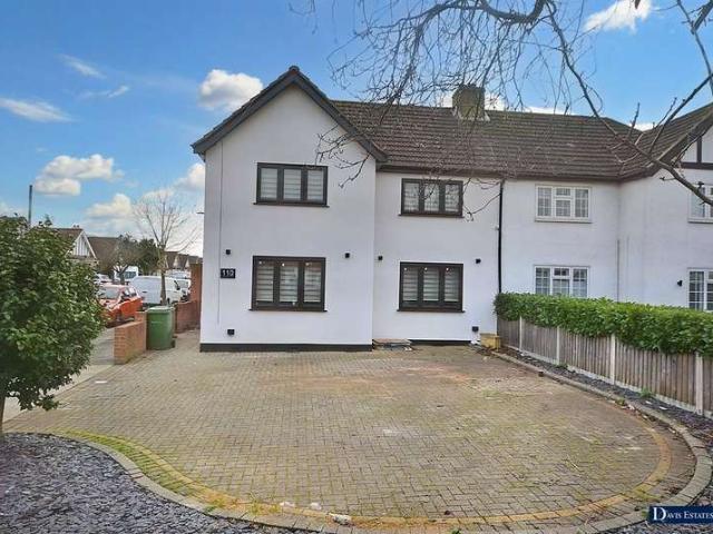 Farm for sale in Ardleigh Green, Greater London