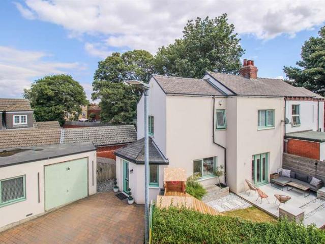 Farm for sale in Normanton and Altofts, Altofts