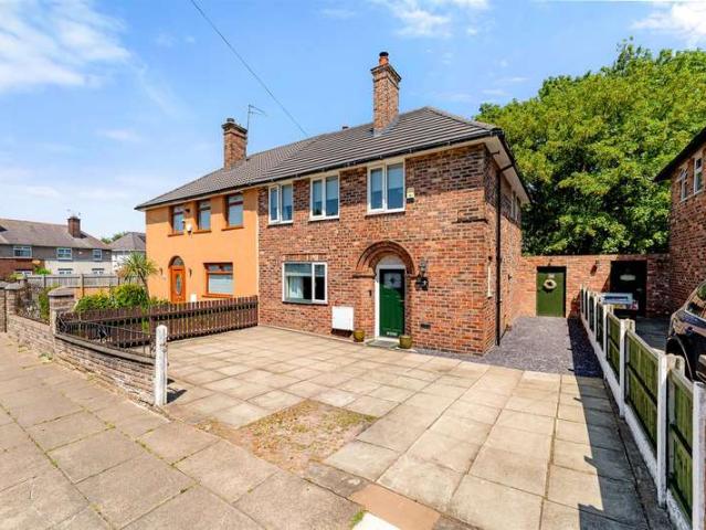 Farm for sale in Clubmoor, Calderstones
