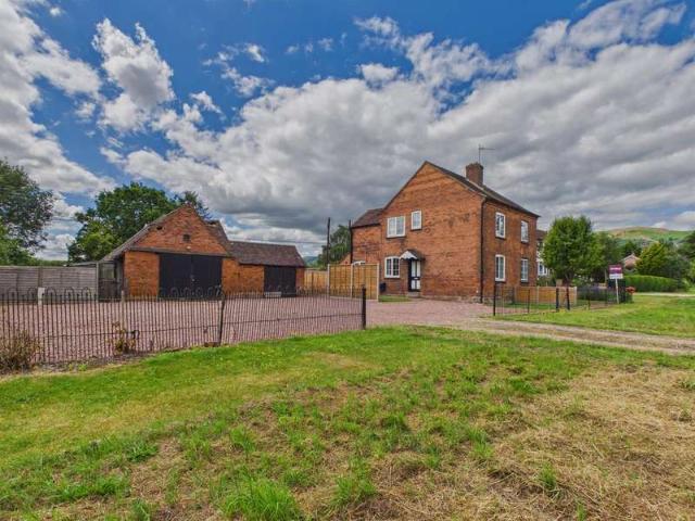 Farm for sale in Barnard's Green, Forthampton