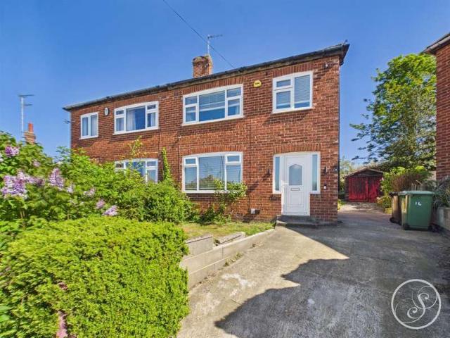 Farm for sale in Whitkirk, Colton