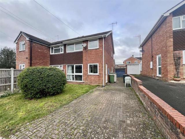 Farm for sale in Lower Wick, Worcestershire