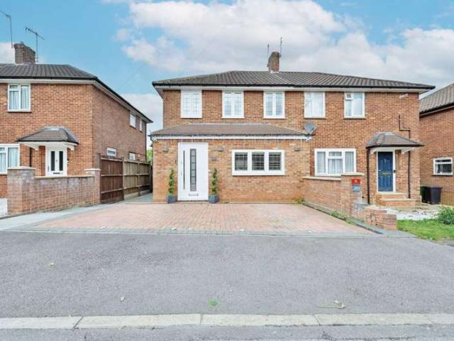 Farm for sale in Bushey Heath, Hertfordshire