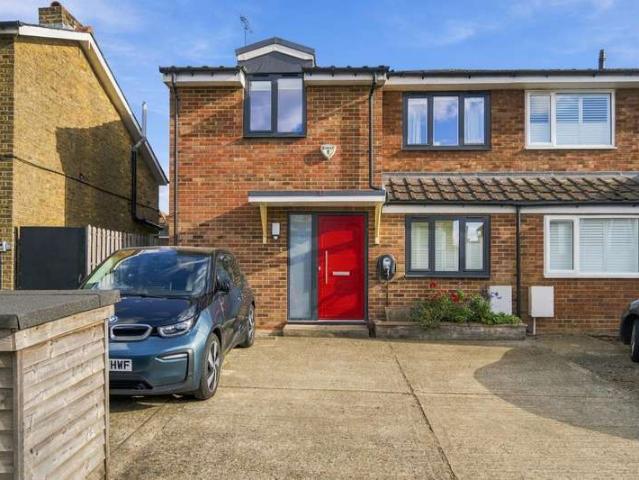 Farm for sale in London Borough of Barnet, Greater London