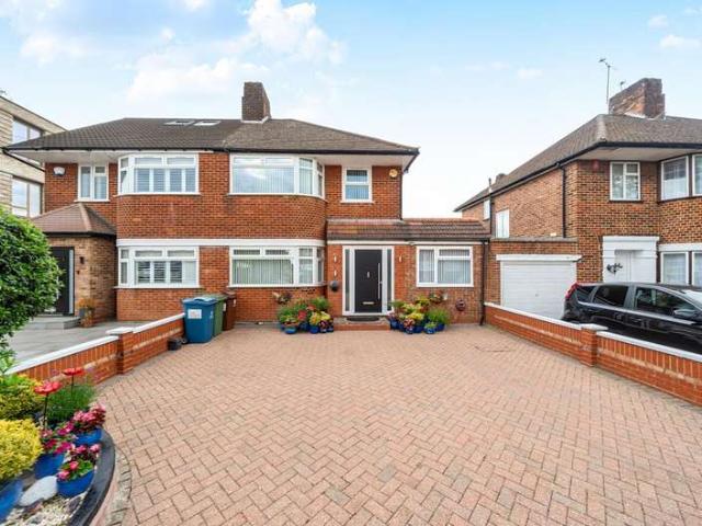 Farm for sale in Little Stanmore, Greater London