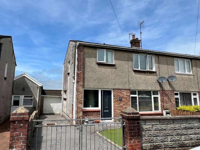 Farm for sale in Sarn, Wales