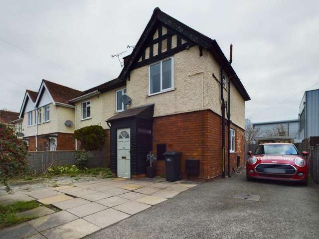 Farm for rent in Portfields, Lower Bullingham