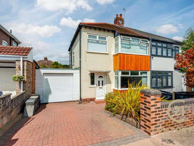 Farm for sale in Hunts Cross, Calderstones