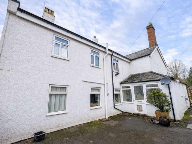 Farm for sale in Trewen