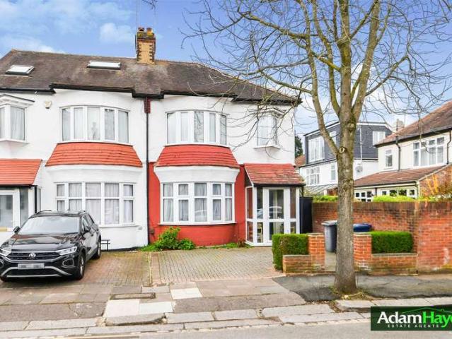 Farm for sale in Woodside Park, Greater London