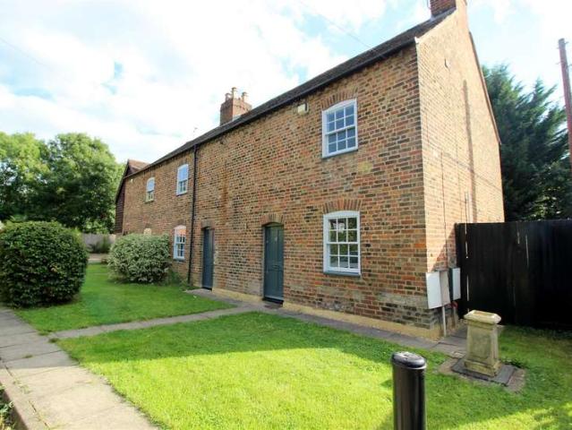 Semi Detached House for rent in Ickenham, Ickenham