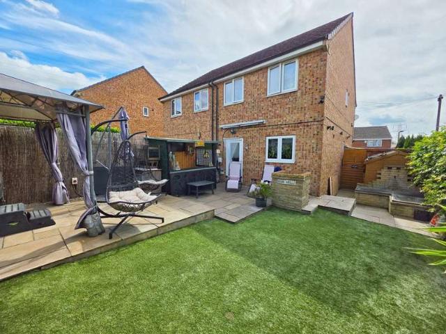 Farm for sale in Darfield, South Yorkshire