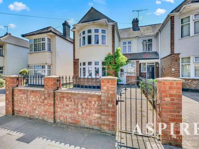 Farm for sale in Southend-on-sea, Prittlewell