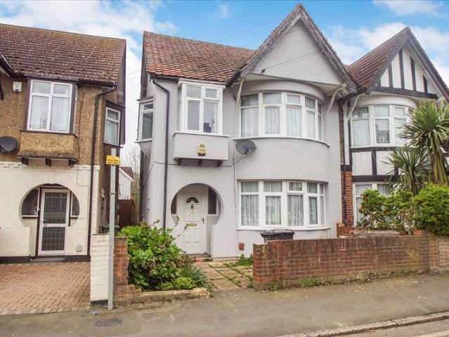 Semi Detached House for sale in Slough