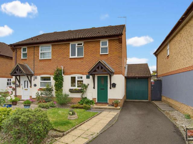 Farm for sale in West Bedfont, Lower Halliford