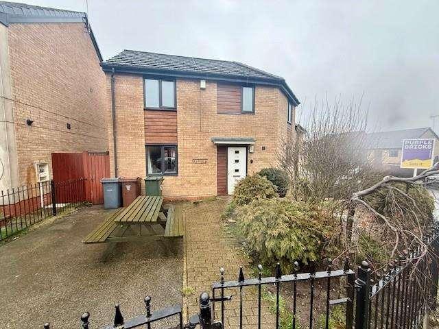 Farm for sale in Greengates, West Yorkshire