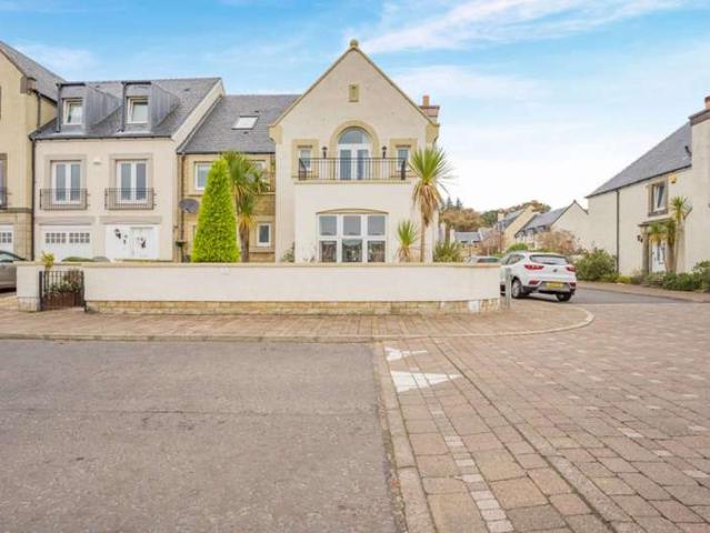 Farm for sale in Inverkip, Scotland