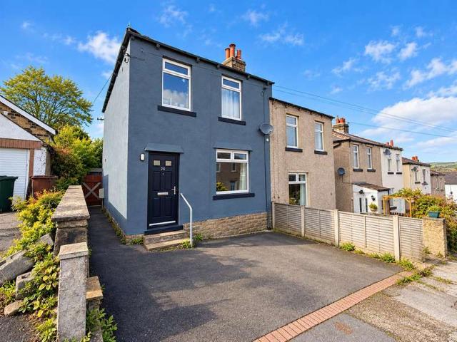Farm for sale in Bracken Bank, Bradford