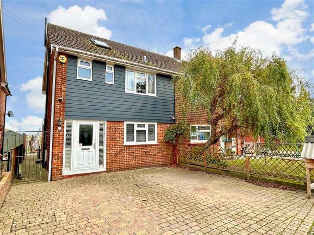Farm for sale in Upchurch, Oad Street