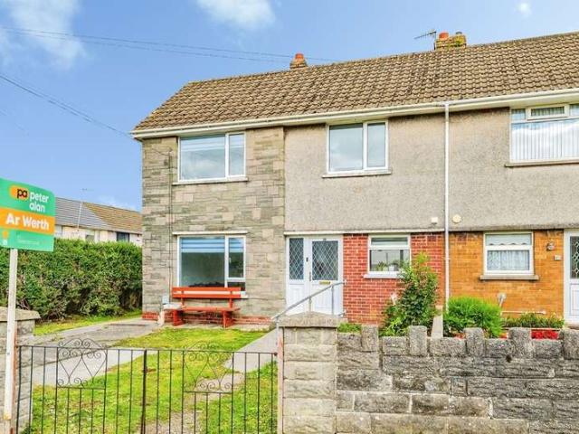 Farm for sale in Sarn, Wales