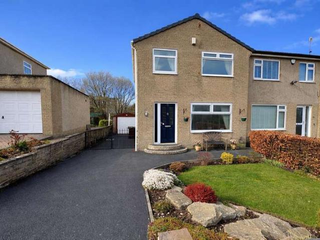 Farm for sale in Broad Folds, Queensbury